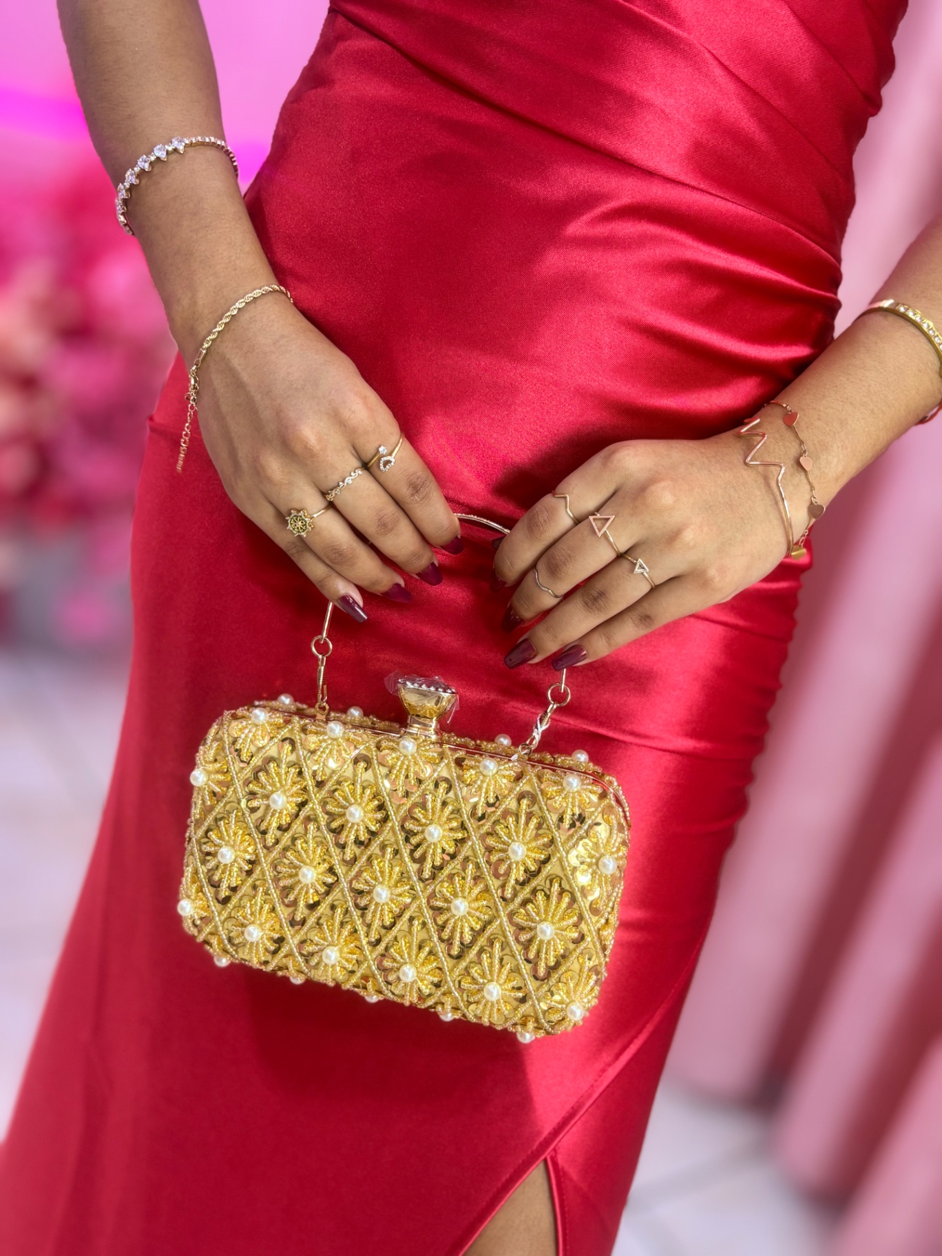 Bolsa Clutch Dourada com Pérolas — Bolsas feminino Sarah Modas Slz São Luís