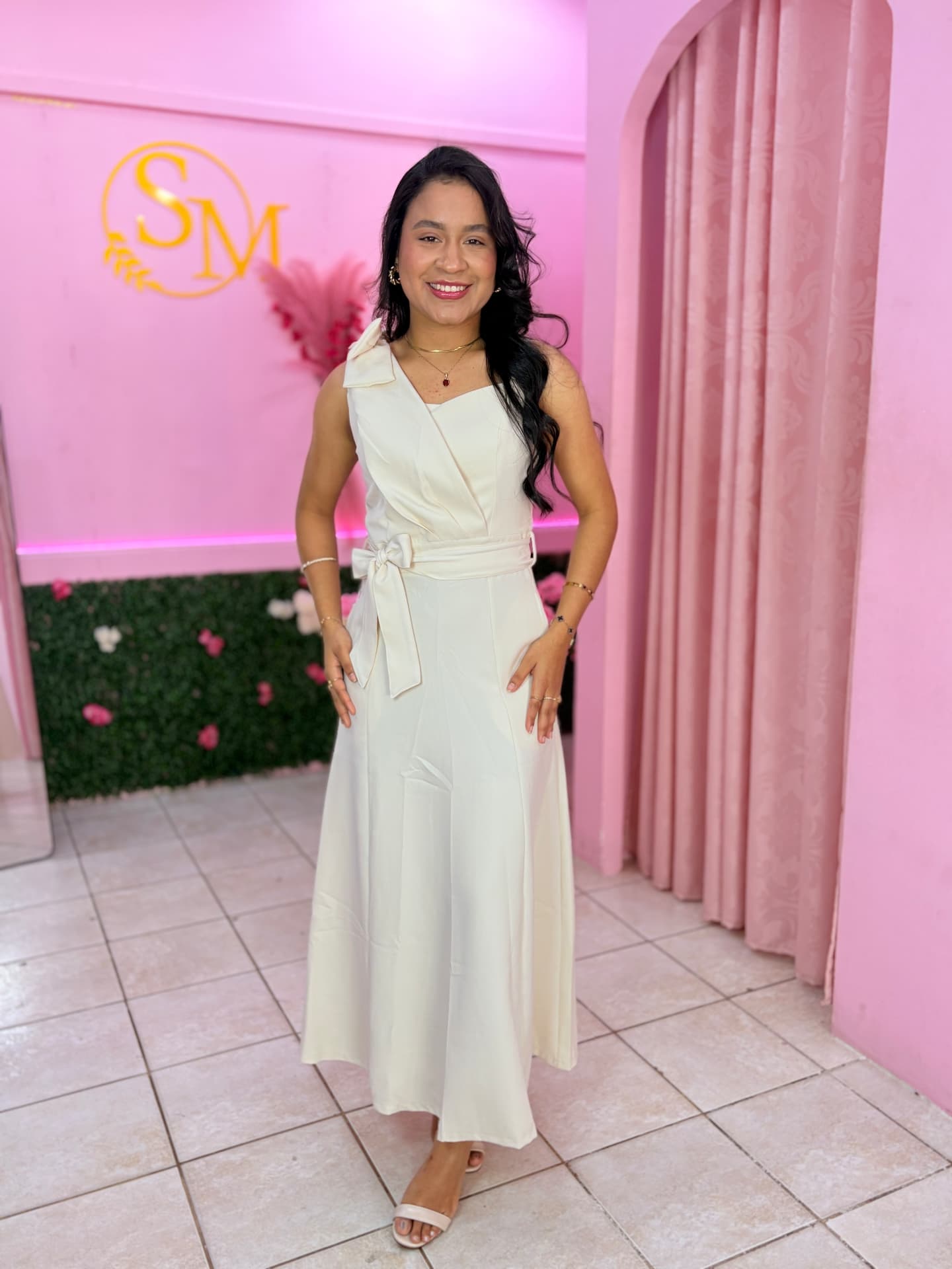 Vestido Off White Transpassado com Laço — Vestidos feminino Sarah Modas Slz São Luís